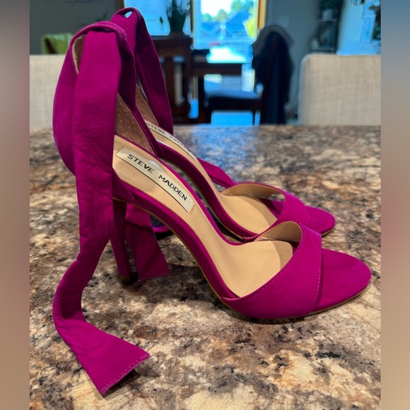 Women’s Steve Madden heels - Picture 4 of 9